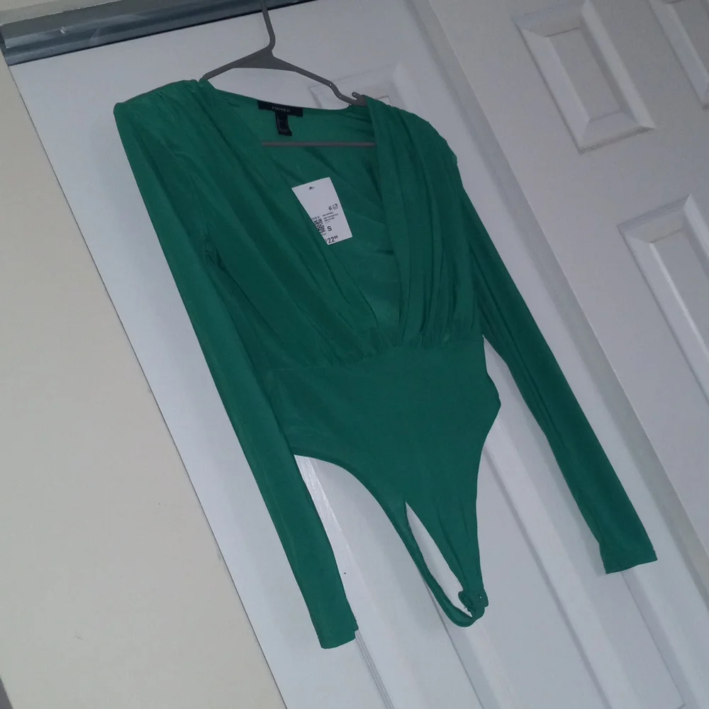 NWT Green Bodysuit Forever 21 size small - Picture 11 of 11